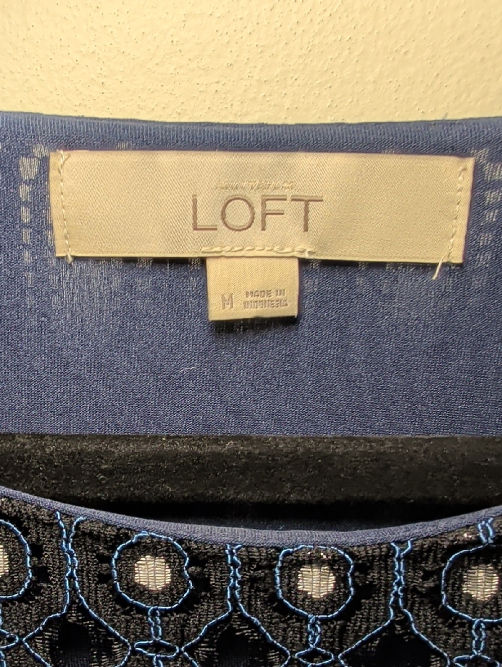 LOFT Navy Lace Eyelet Bell-sleeve Top Silver Embroidery Office Women's Size M - Picture 2 of 7